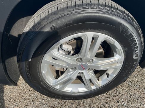 Used 2024 GMC Terrain SLE image 24