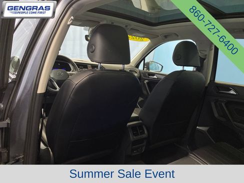 Used 2022 Volkswagen Tiguan SE AWD/4WD image 28