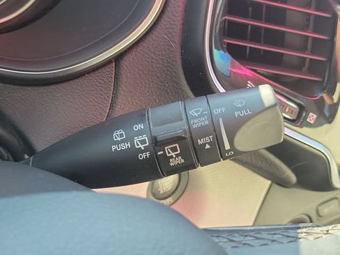 Used 2020 Jeep Cherokee Limited AWD/4WD image 14
