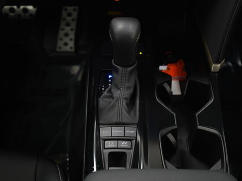 Used 2025 Toyota Camry SE image 15