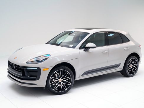 Certified 2026 Porsche Macan AWD/4WD image 1