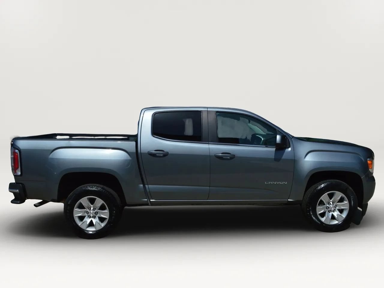 Used 2018 GMC Canyon SLE RWD image 12