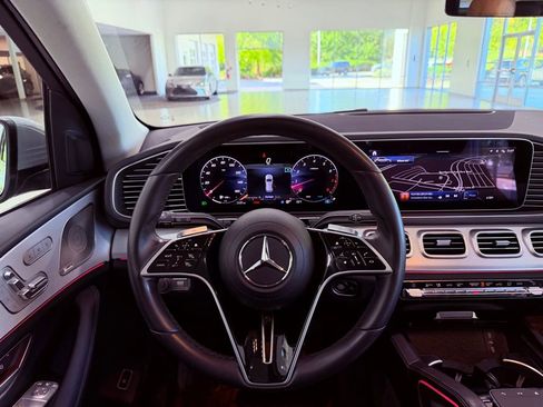 Used 2024 Mercedes-Benz GLE 350 4MATIC w/ Winter Package image 19