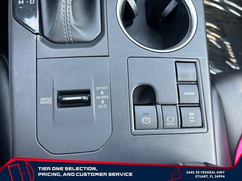 Used 2023 Toyota Highlander XLE FWD image 24