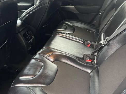 Used 2021 Jeep Cherokee Latitude Plus FWD image 22