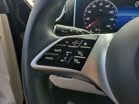 Used 2023 Mercedes-Benz GLC 300 image 24