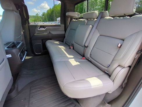 Used 2025 GMC Sierra 2500 SLT w/ SLT Convenience Package AWD/4WD image 17