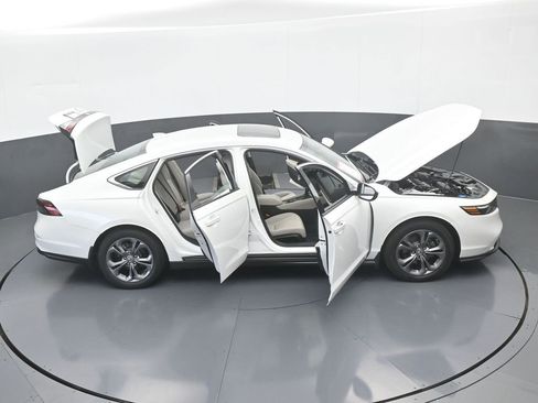 Used 2023 Honda Accord EX image 70