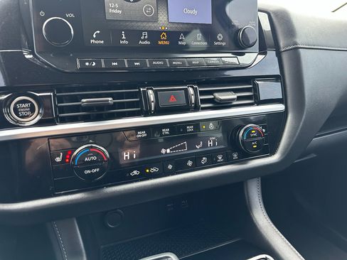 Used 2022 Nissan Pathfinder SL image 20