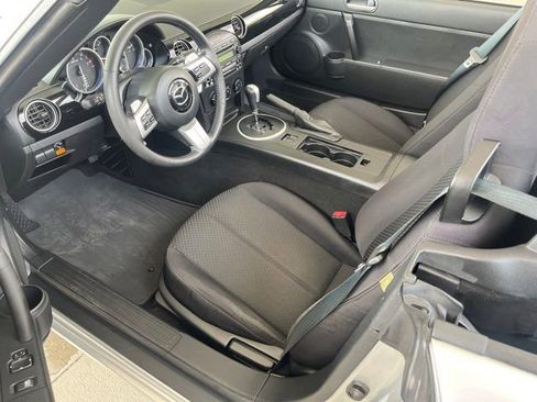 Used 2006 MAZDA MX-5 Miata Sport image 6