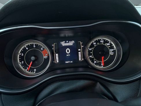 Used 2019 Jeep Cherokee Latitude Plus image 18