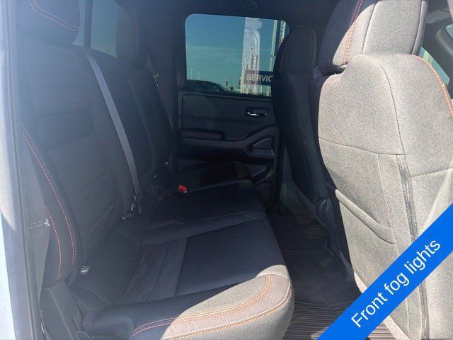 Used 2025 Nissan Frontier PRO-4X AWD/4WD image 11