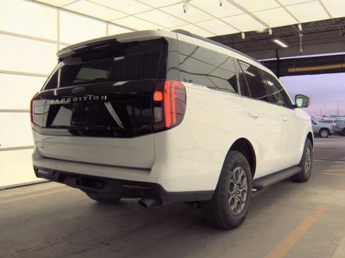Certified 2025 Ford Expedition Active AWD/4WD image 9