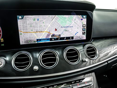 Used 2022 Mercedes-Benz E 350 Sedan image 21