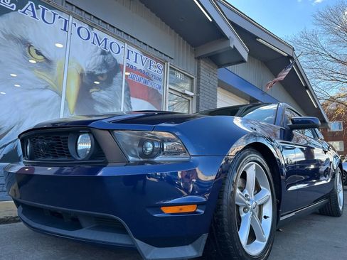 Used 2010 Ford Mustang GT image 7