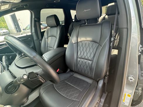 Used 2023 Buick Enclave Avenir w/ Avenir Technology Package AWD/4WD image 17