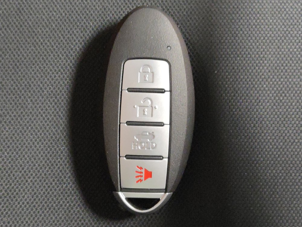 Used 2021 Nissan Versa SV FWD image 32