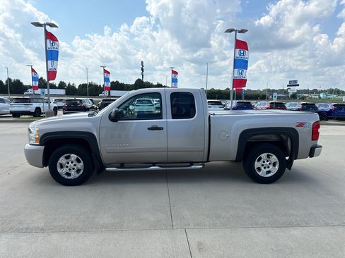 Used 2008 Chevrolet Silverado 1500 LT w/ Power Pack Plus AWD/4WD image 8