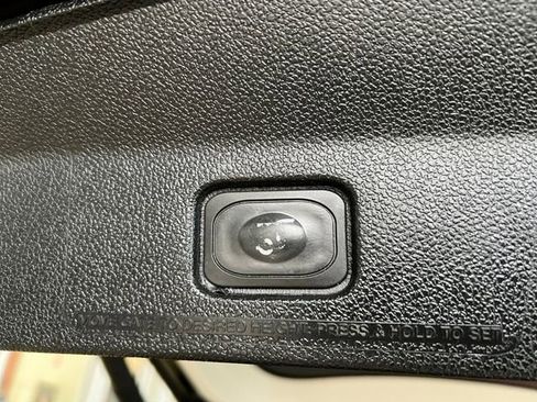 Used 2017 Ford Explorer Platinum image 15