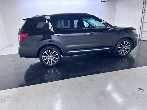 Used 2016 Ford Explorer Platinum AWD/4WD image 13