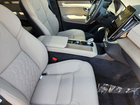 New 2026 Volvo XC90 T8 Plus w/ Protection Package Premier AWD/4WD image 5