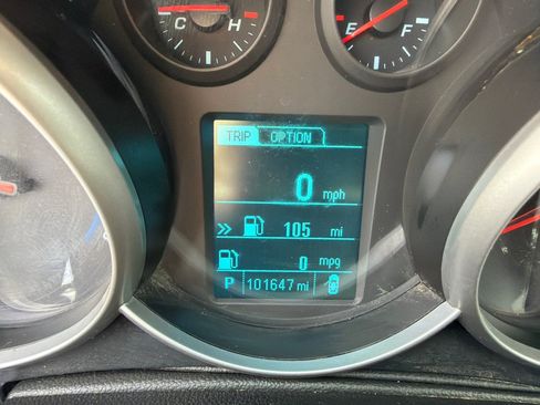 Used 2015 Chevrolet Cruze LT w/ Technology Package FWD image 11