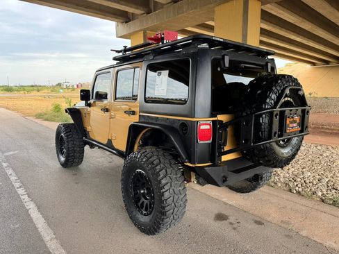 Used 2014 Jeep Wrangler Unlimited Rubicon w/ Max Tow Package AWD/4WD image 5