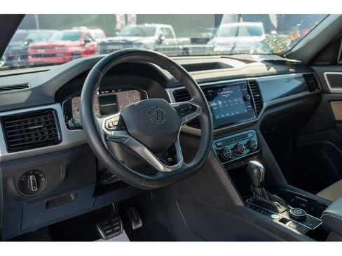 Used 2023 Volkswagen Atlas Cross Sport SEL R-Line AWD/4WD image 11