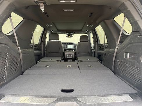 Used 2023 GMC Yukon Denali image 11