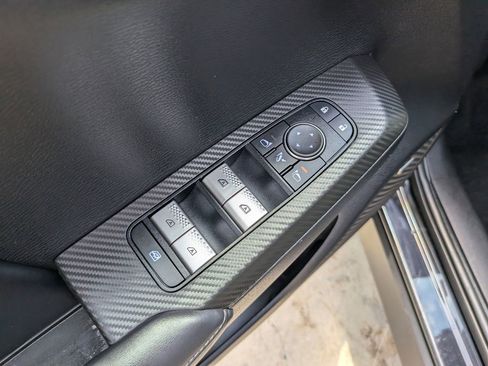 Used 2025 Mitsubishi Outlander SE FWD image 19
