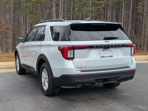 New 2026 Ford Explorer Active image 5