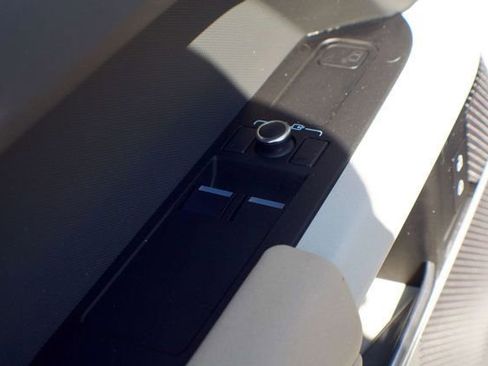 Used 2022 Land Rover Defender 90 S image 42