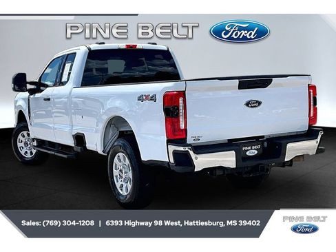 Used 2023 Ford F250 XLT w/ 360-Degree Camera Package AWD/4WD image 2