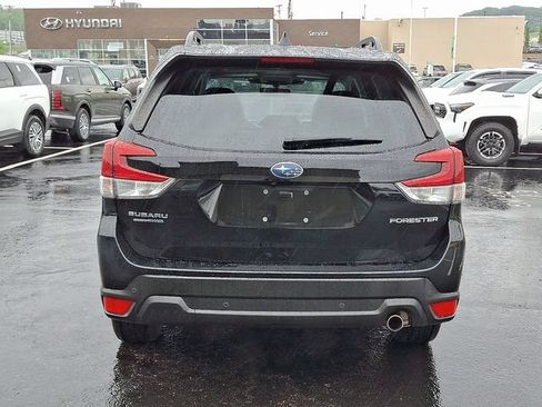 Used 2023 Subaru Forester Limited AWD/4WD image 5