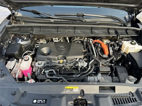 Used 2024 Toyota Highlander XLE image 19