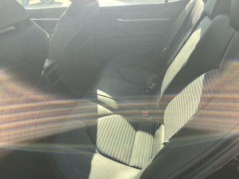 Used 2022 Toyota Camry SE image 11