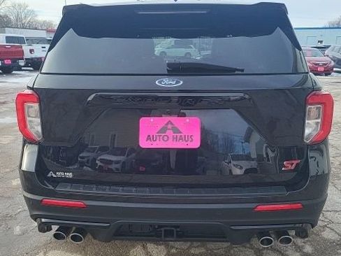Used 2022 Ford Explorer ST w/ ST Street Pack image 10