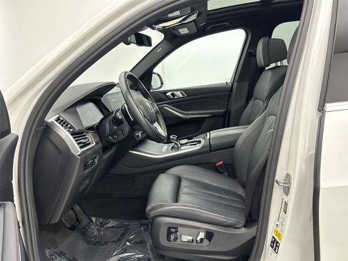 Used 2022 BMW X5 xDrive40i w/ Premium Package image 25