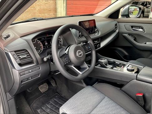 Used 2023 Nissan Rogue SV AWD/4WD image 13