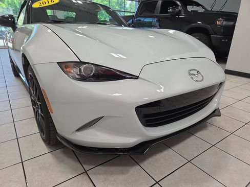 Used 2016 MAZDA MX-5 Miata Club w/ Brembo/BBS Package RWD image 20