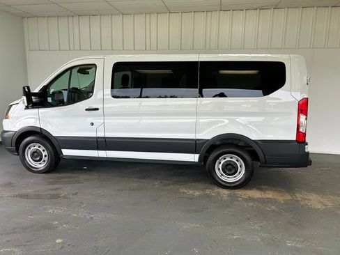 Used 2016 Ford Transit 150 XL RWD image 5