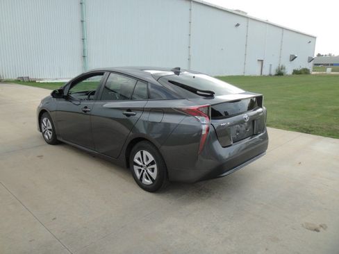 Used 2017 Toyota Prius Four Touring image 23