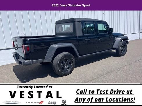 Used 2022 Jeep Gladiator Sport image 7