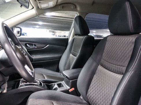 Used 2017 Nissan Rogue S FWD image 17