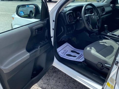 Used 2021 Toyota Tacoma SR RWD image 9