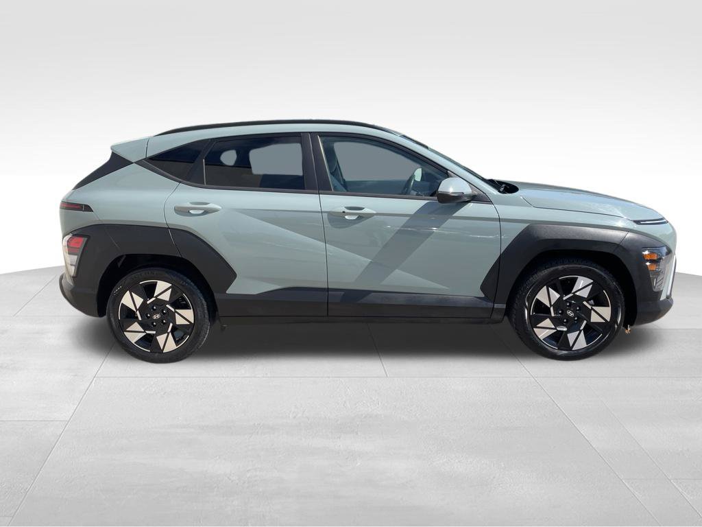 Used 2024 Hyundai Kona SEL FWD image 4