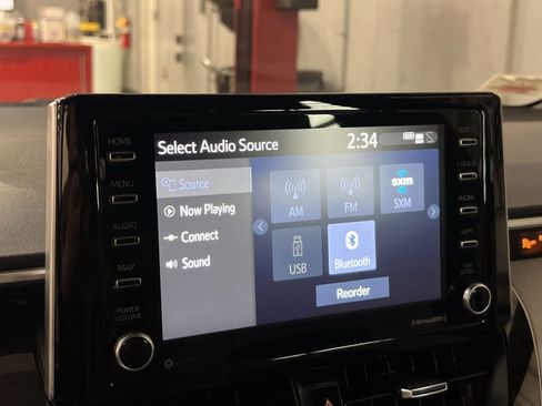 Used 2020 Toyota Corolla SE FWD image 17