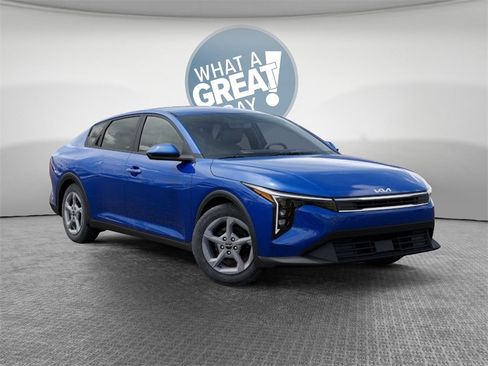New 2025 Kia K4 LXS image 8