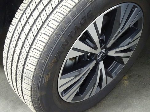 Used 2023 Nissan Rogue SV image 41