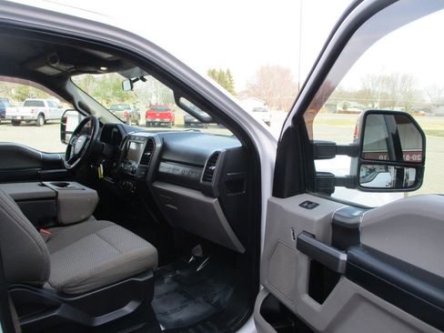 Used 2019 Ford F250 XLT w/ XLT Premium Package image 25